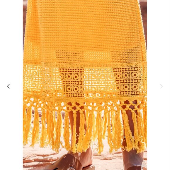 🎄NWT Cupshe Sunflower Halter-Neck Crochet Tassel Maxi Dress Size Medium - Picture 2 of 5